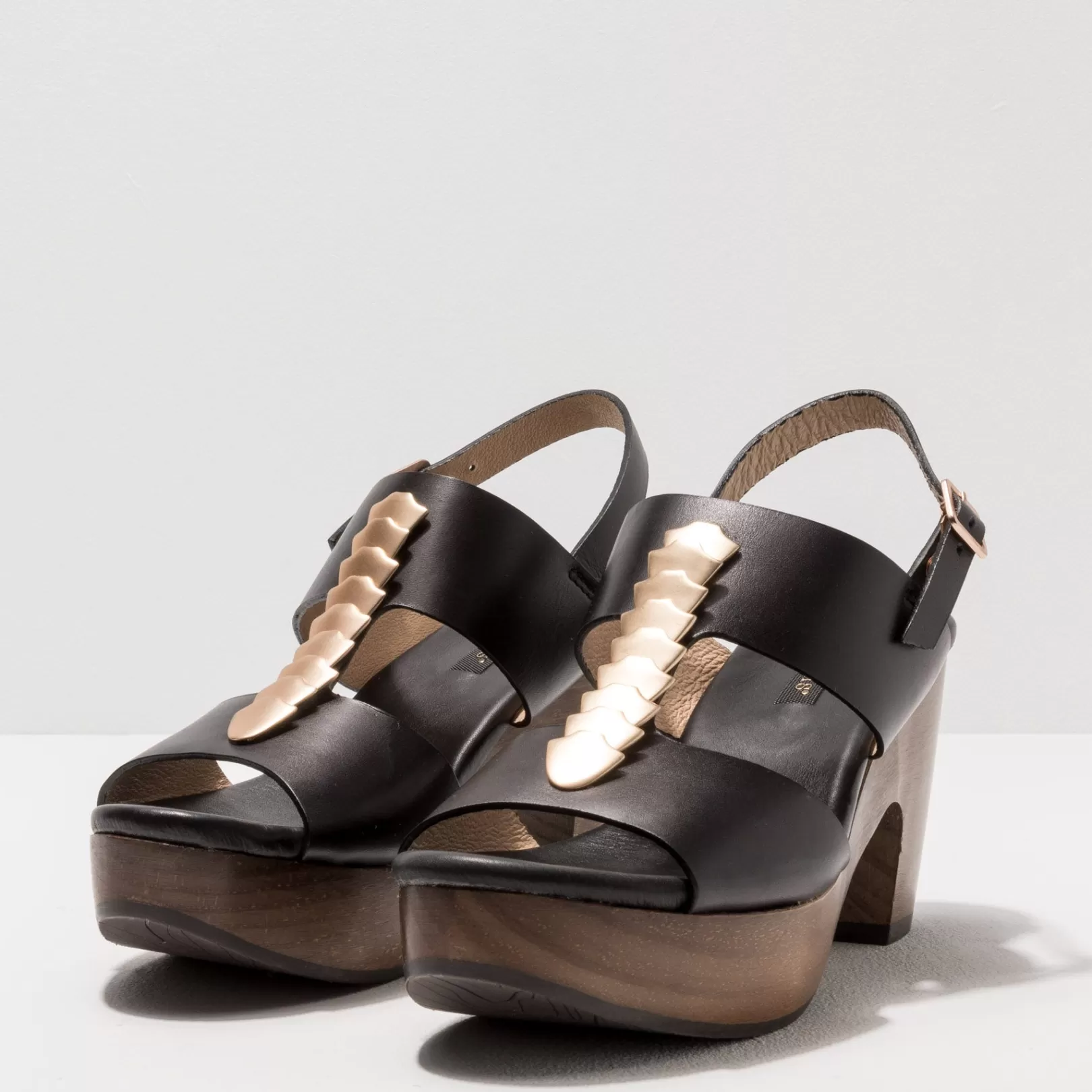 Hot Neosens 3270A St.Laurent Sandal Restored Skin Ebony